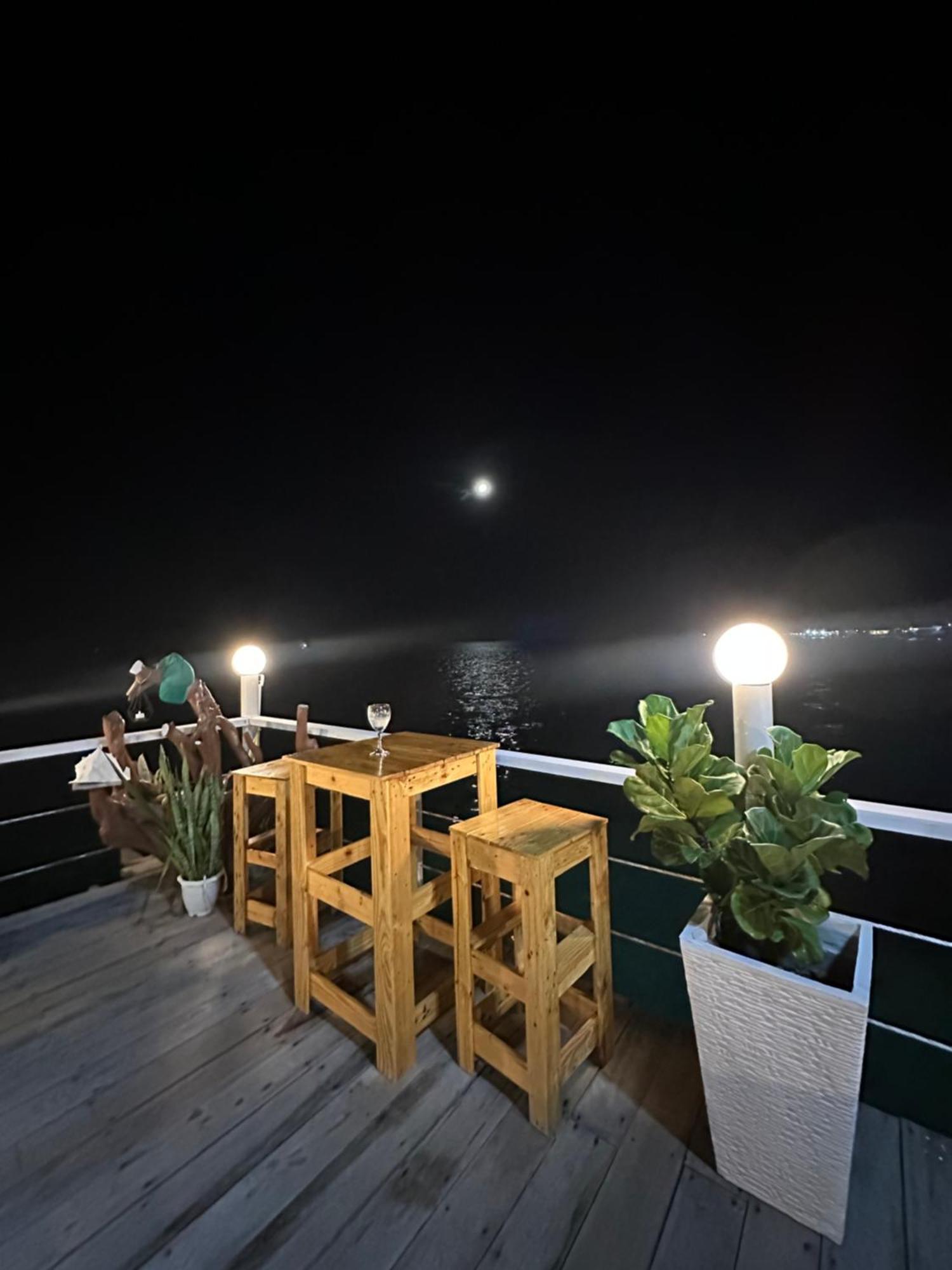 Bihing Angan Water Chalet センポルナ エクステリア 写真